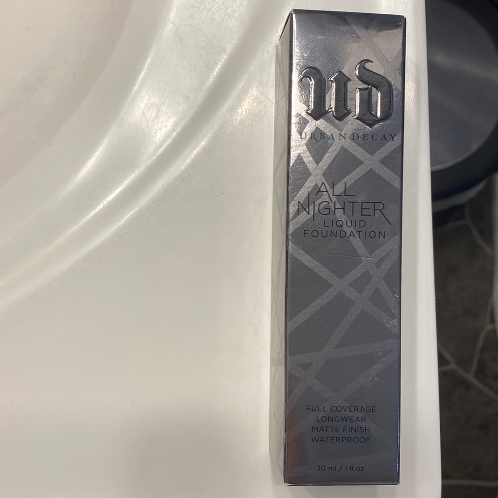 Urban Decay All Nighter Foundation Shade 2.5 New In Box